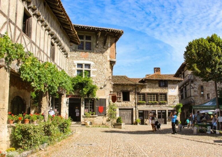 Rando Sentier de la Côtière de Pérouges — Le Domaine de Sainte-Croix à Sainte-Croix
