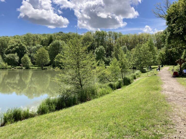 Rando Les bois de Béligneux Lac de Neyton — Le Domaine de Sainte-Croix à Sainte-Croix