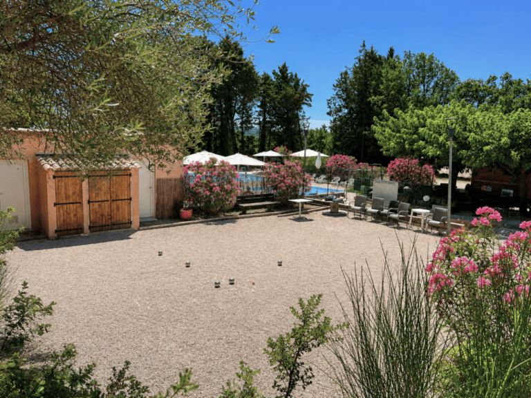 Boulodrome — Le Hameau des Oliviers à Vaison-la-Romaine