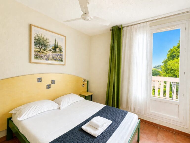 Chambre — Le Hameau des Oliviers à Vaison-la-Romaine