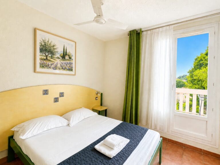 Chambre — Le Hameau des Oliviers à Vaison-la-Romaine
