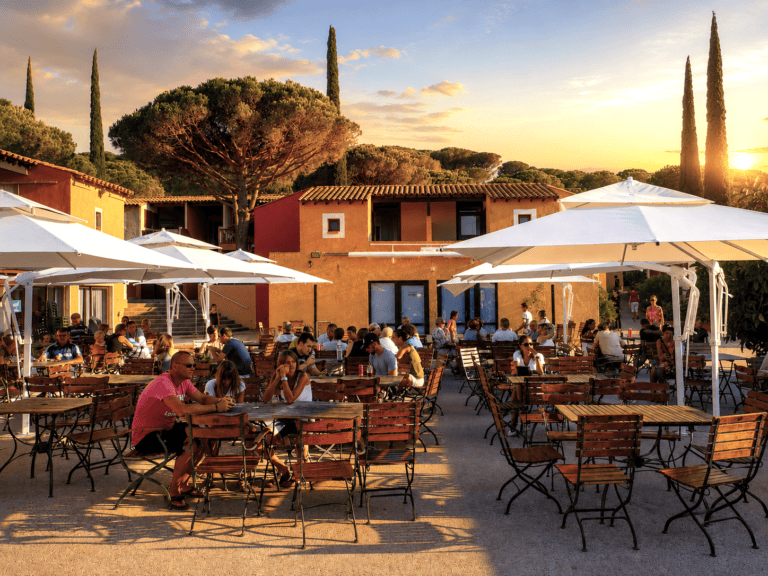 Village square – Le Sentier des Pins, Ramatuelle