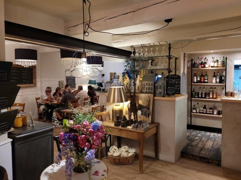 Café Hôtel des Voyageurs – Le Village des Lavandes, Montbrun-les-Bains