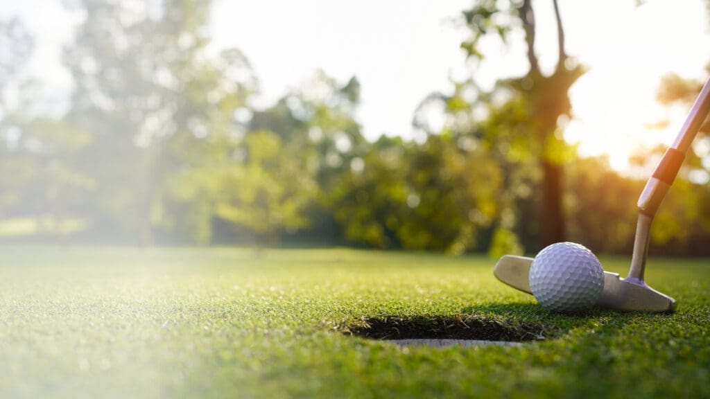 Golf en pays lyonnais sejours thematiques domaine de sainte… — Le Domaine de Sainte-Croix à Sainte-Croix