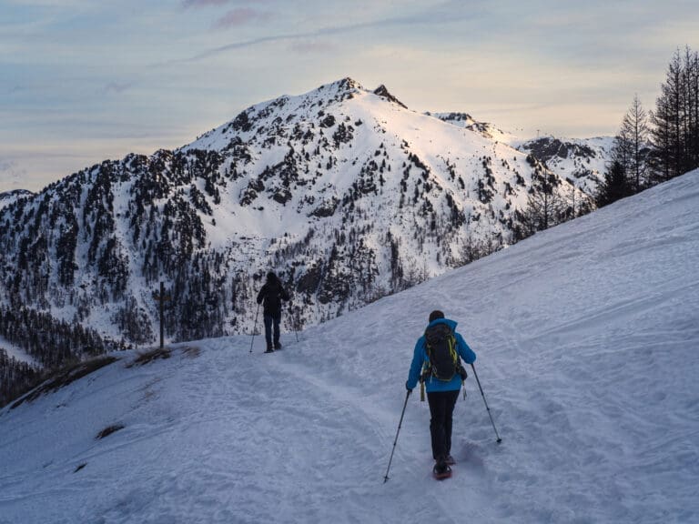 Snowshoeing Adventure in the French Alps — Le Balcon des Écrins à Réallon