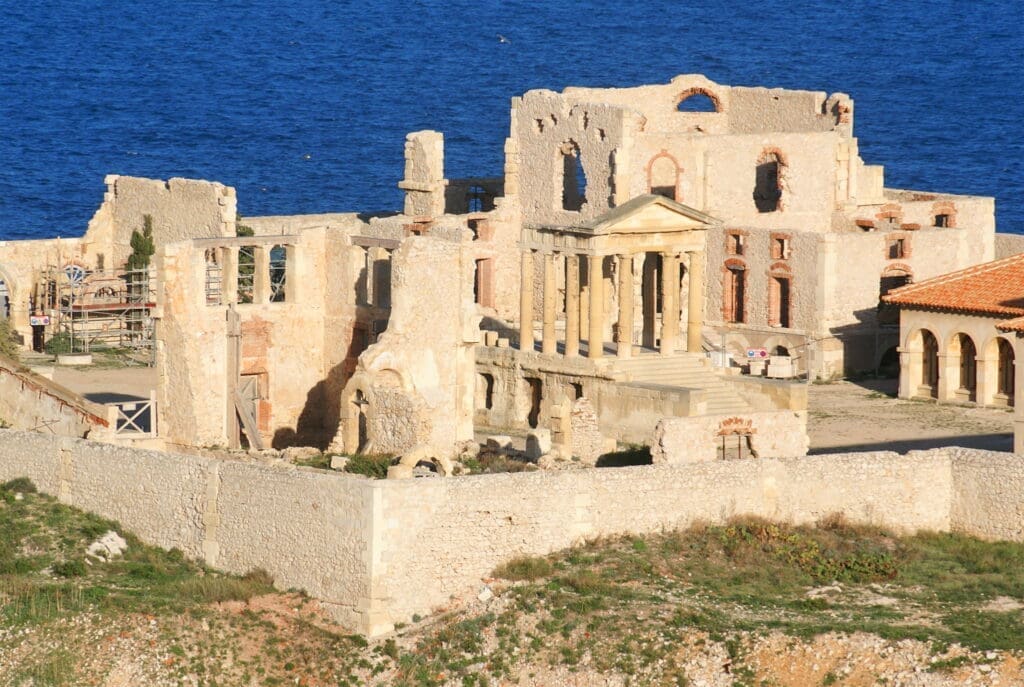 Ruins on Ratonneau Island – Le Village des Gréements, Marseille, Frioul Islands