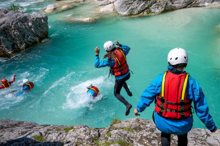 Adventurous team building in the mountains – Canyoning